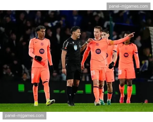 争议点球！巴萨对阵皇家社会一役VAR介入判罚引热议