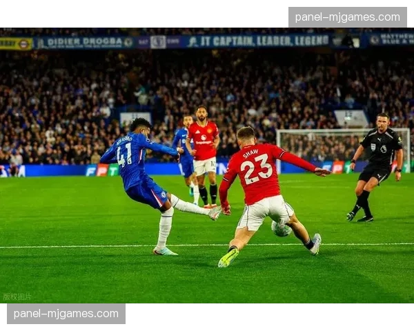 曼联客场1-0击败切尔西完成赛季双杀，库尼亚进球助红魔稳居第三